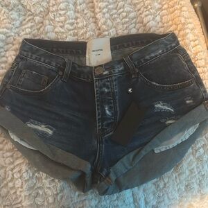 One Teaspoon Shorts!!! Style: 21371

Blu Moon Bandits!!